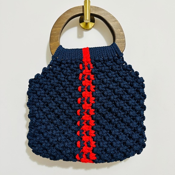 Vintage Wooden Handle Blue & Red Crochet Bag - Picture 4 of 4